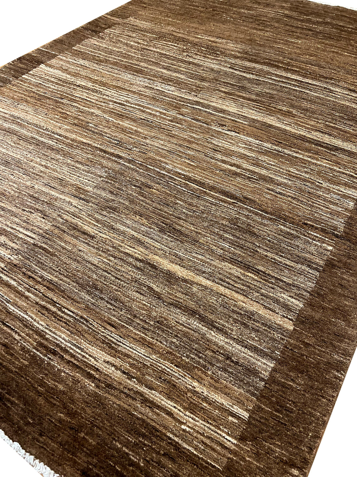 Luri Wool Carpet | 8'10" x 5'11" | Home Decor | Hand-knotted Area Rug