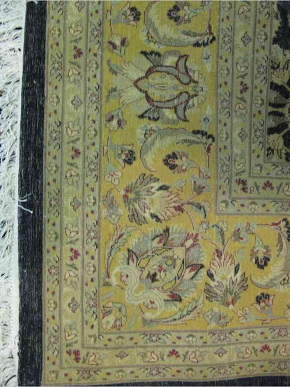 Ghoum Lotus Carpet | 12'2" x 9' | Home Decor | Hand-knotted Area Rug