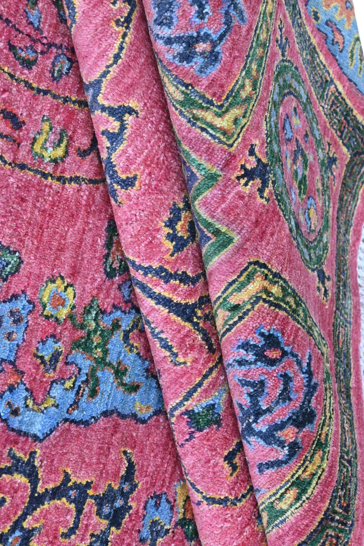 Pavo Cristatus Carpet | 10'6" x 8' | Home Decor | Wool Area Rug